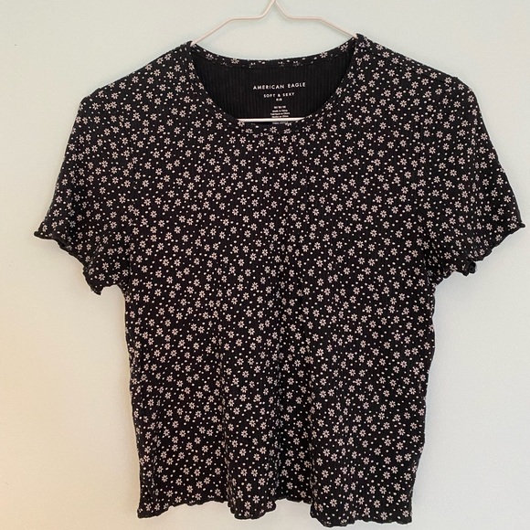 AE Black Floral Baby Tee - Picture 4 of 4